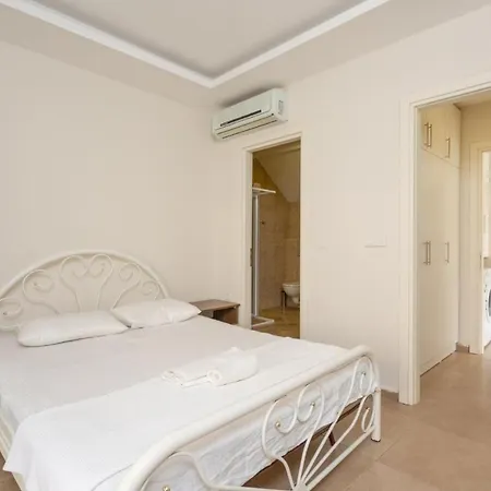 Villa Almira *